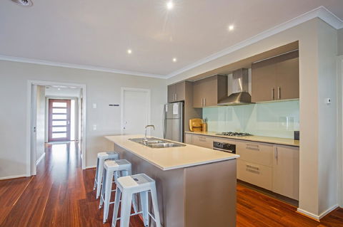 Nautical Rise Torquay - Darwin Holiday 6