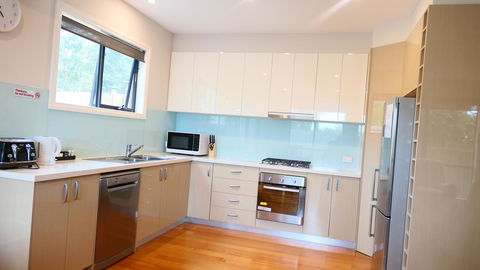 Apollo Bay Seal Apartments - Darwin Holiday 6