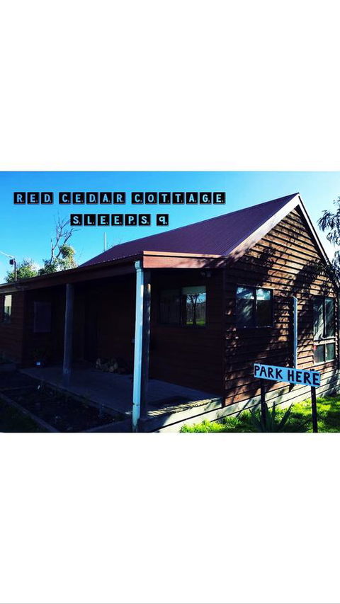 Red Ceder Cottage - Great Ocean Road - Port Campbell - Darwin Holiday 0