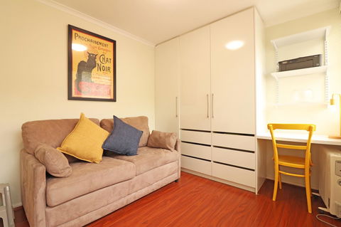 Colour Pop Fitzroy - 3 Bedroom Pet Friendly - Darwin Holiday 16