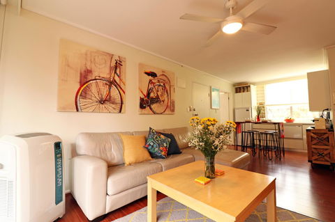 Colour Pop Fitzroy - 3 Bedroom Pet Friendly - Darwin Holiday 4