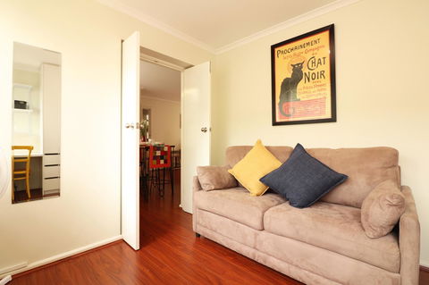 Colour Pop Fitzroy - 3 Bedroom Pet Friendly - Darwin Holiday 17