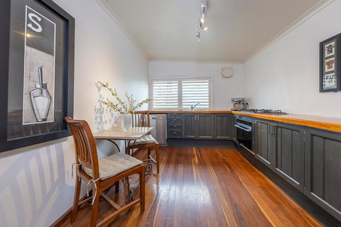 Chestnut Daylesford - Darwin Holiday 2