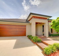 Newington Lakehouse - Darwin Holiday