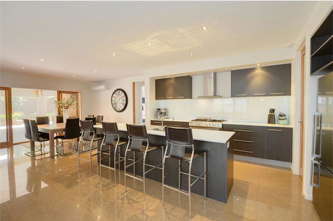 Newington Lakehouse - Darwin Holiday 5