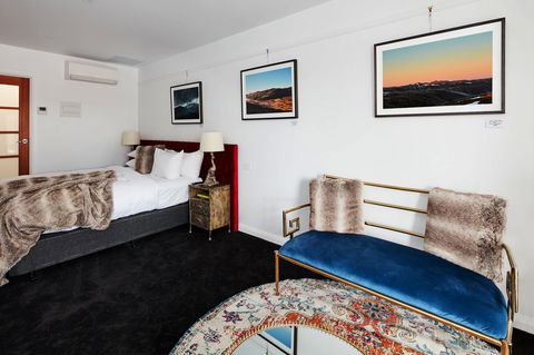 Daylesford Art Motel - Darwin Holiday 16