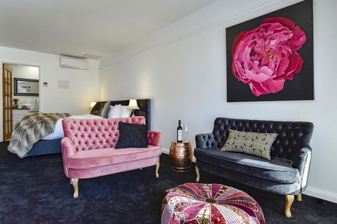 Daylesford Art Motel - Darwin Holiday 4