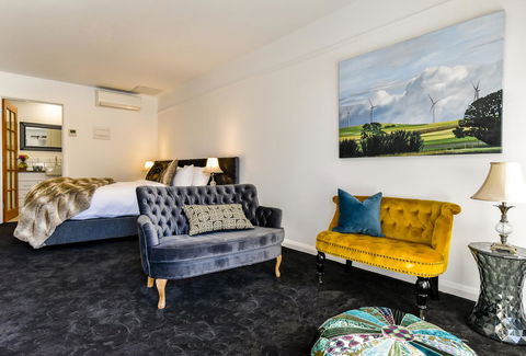 Daylesford Art Motel - Darwin Holiday 7