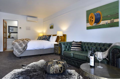 Daylesford Art Motel - Darwin Holiday 6