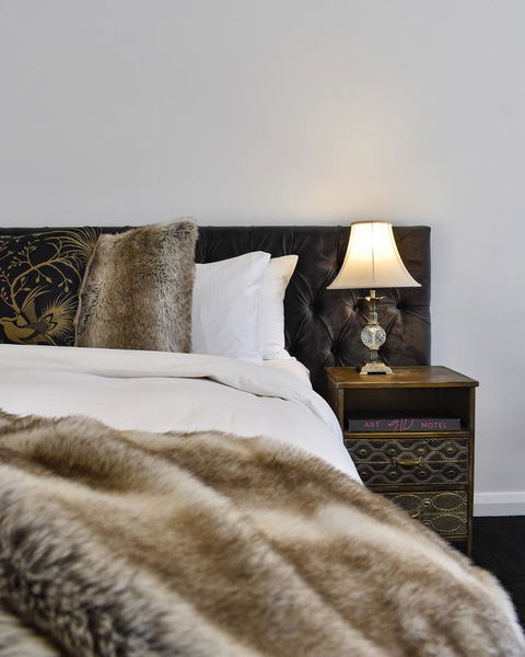 Daylesford Art Motel - Darwin Holiday 15