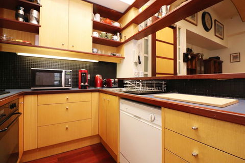 Majorca Magic On Flinders Lane - Rejuvenate Stays - Darwin Holiday 32