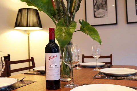 Majorca Magic On Flinders Lane - Rejuvenate Stays - Darwin Holiday 6
