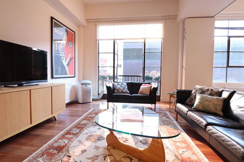 Majorca Magic On Flinders Lane - Rejuvenate Stays - Darwin Holiday 3