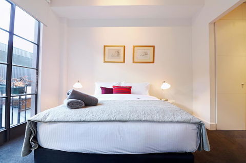 Majorca Magic On Flinders Lane - Rejuvenate Stays - Darwin Holiday 13
