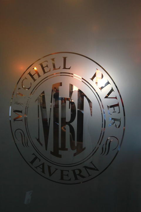 Mitchell River Tavern - Darwin Holiday 1