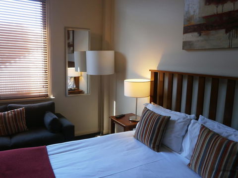 Ansonia On Lydiard - Darwin Holiday 44