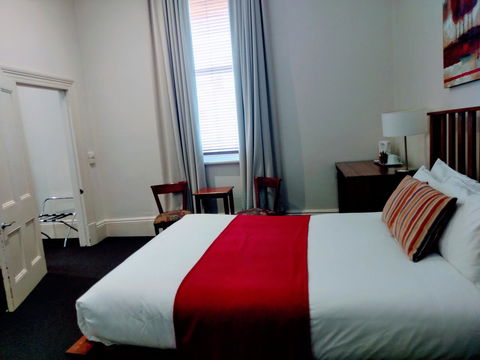 Ansonia On Lydiard - Darwin Holiday 30