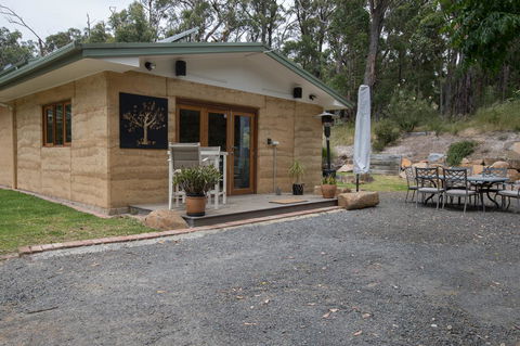 Bundjil Studio - Darwin Holiday 1