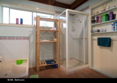 Nest On A Crest - Darwin Holiday 17