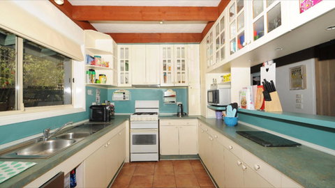 Nest On A Crest - Darwin Holiday 9