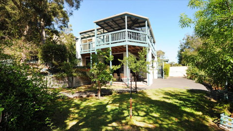 Nest On A Crest - Darwin Holiday 28