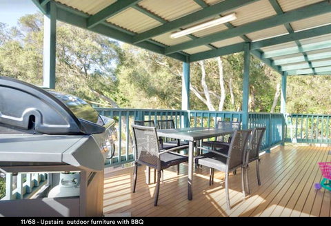 Nest On A Crest - Darwin Holiday 27