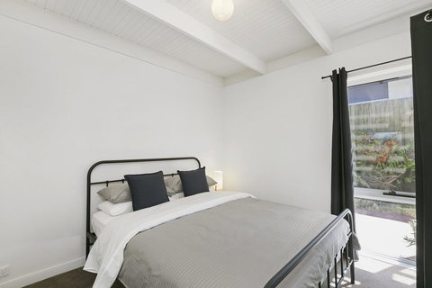 Mysa Anglesea Sleeps 7 WiFi SmartTV Cafes Shops - Darwin Holiday 8