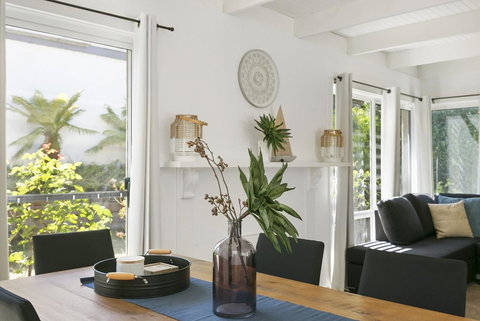 Mysa Anglesea Sleeps 7 WiFi SmartTV Cafes Shops - Darwin Holiday 1