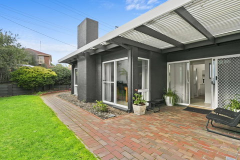 Mysa Anglesea Sleeps 7 WiFi SmartTV Cafes Shops - Darwin Holiday 7