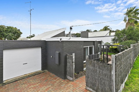 Mysa Anglesea Sleeps 7 WiFi SmartTV Cafes Shops - Darwin Holiday 14