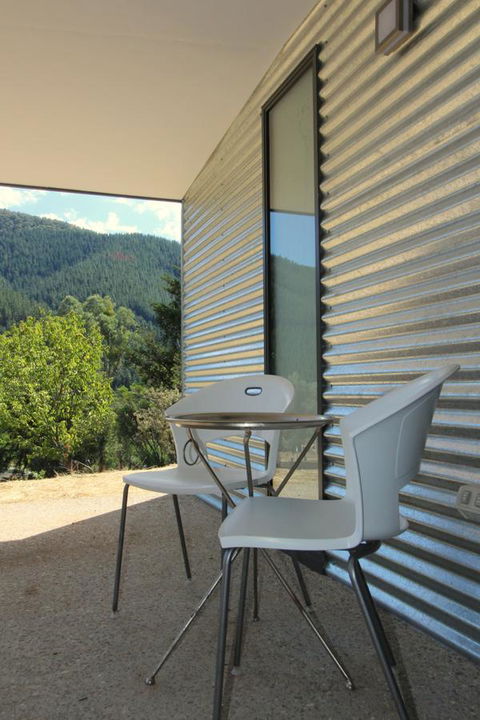 3 Bells Alpine Cottage - Darwin Holiday 1