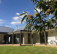 3 Bells Alpine Cottage - Darwin Holiday