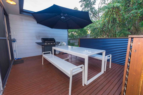 Demure Charm - Darwin Holiday 1