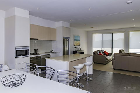 Torquay Golf Retreats - Pool, Beach, Tennis, Golf - Darwin Holiday 1