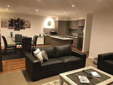 Black Lotus Townhouse - Darwin Holiday 3