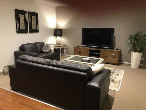 Black Lotus Townhouse - Darwin Holiday 7
