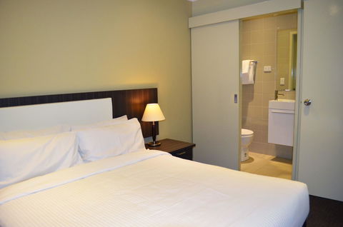 Buckingham Apartments - Darwin Holiday 16