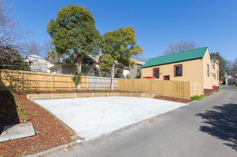 The Old Mechanics - Darwin Holiday 19