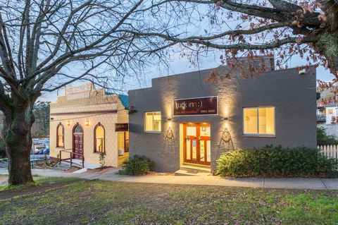 The Old Mechanics - Darwin Holiday 20