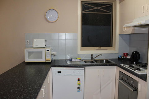 Australian Home Away @ Box Hill 2 Bedroom - Darwin Holiday 8