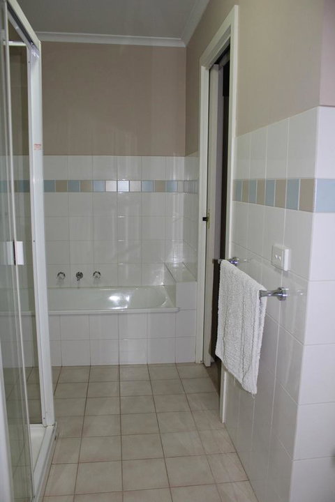 Australian Home Away @ Box Hill 2 Bedroom - Darwin Holiday 11