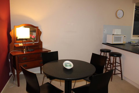 Australian Home Away @ Box Hill 2 Bedroom - Darwin Holiday 9