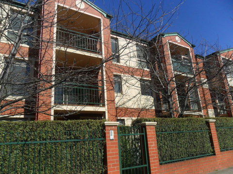 Australian Home Away @ Box Hill 2 Bedroom - Darwin Holiday 1