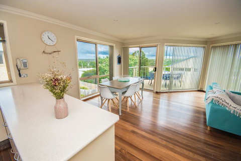 The Pitch - Darwin Holiday 6