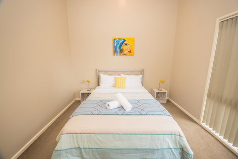 The Pitch - Darwin Holiday 30