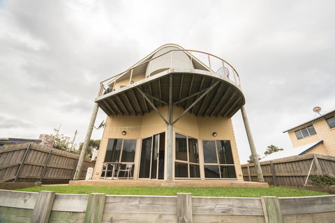 The Pitch - Darwin Holiday 36