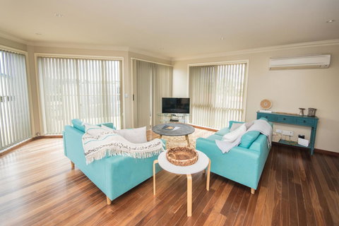 The Pitch - Darwin Holiday 4