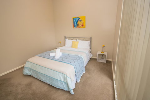 The Pitch - Darwin Holiday 31