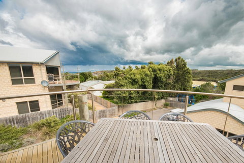 The Pitch - Darwin Holiday 12