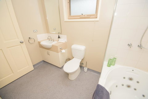 The Pitch - Darwin Holiday 20